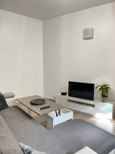 Cosy apartment - minutes from Paris, Stade de France JO Apartment in Aubervilliers