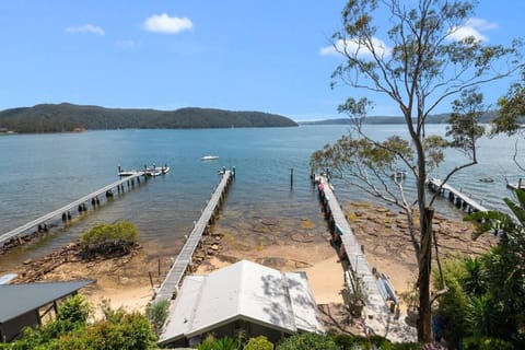 Island Style - By Betina King House in Pittwater Council