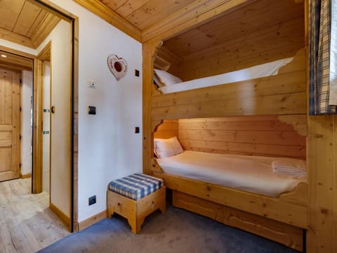 Chalet spacieux à La Rosière avec hammam et jacuzzi pour 15 personnes - FR-1-690-25 Chalet in Montvalezan