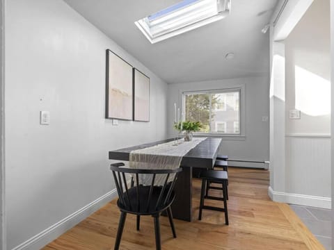 4BR Lux Home near Harvard MIT Parking BBQ Fire Pit Appartement in Somerville