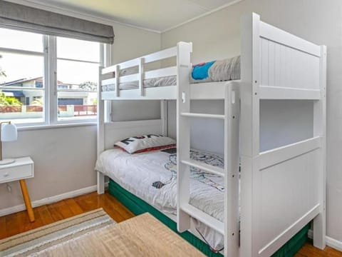 Photo of the whole room, Bedroom, bunk bed