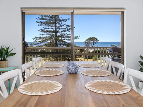 Patio, Day, Natural landscape, View (from property/room), Balcony/Terrace, Dining area, Sea view