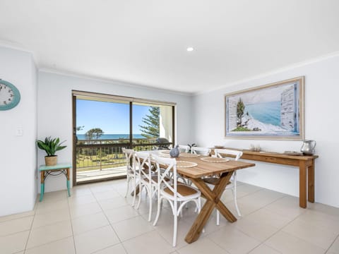 Natural landscape, Dining area, Sea view