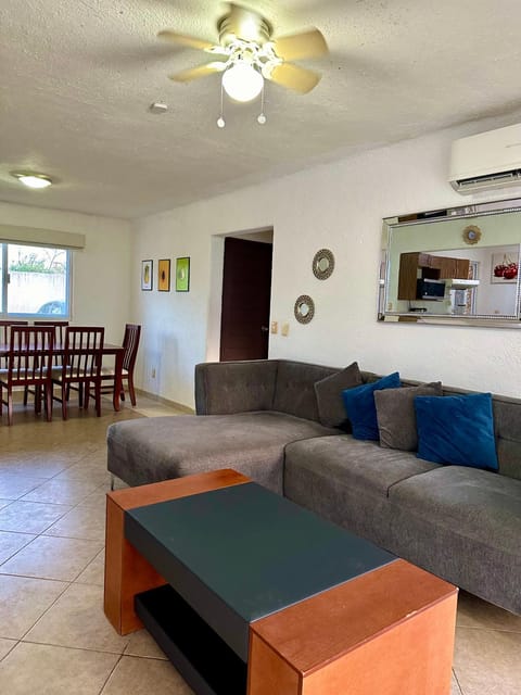 Living room, Dining area