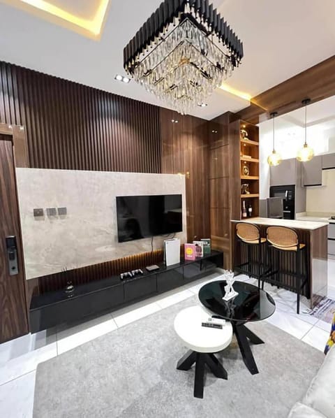 Property building, TV and multimedia, Kitchen or kitchenette, Decorative detail, Decorative detail, Seating area, Dining area, minibar, pet friendly, air conditioner, air conditioner