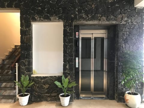 elevator