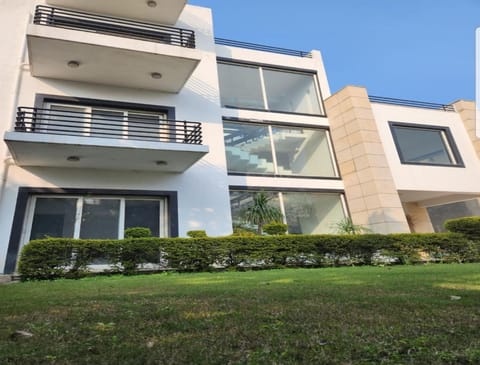 Luminary Dynasty House Vacation rental in Gurugram