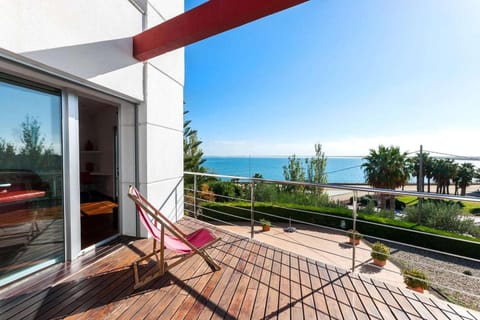 Property building, Natural landscape, Balcony/Terrace, Sea view