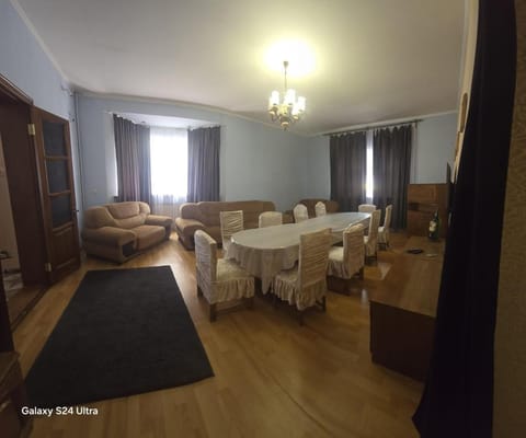 Гостевой дом у Николь Apartment in Almaty