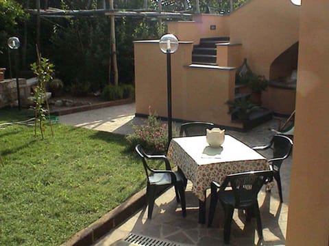 Garden, Dining area