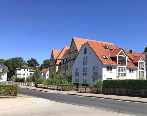 Property building, Neighbourhood, Street view