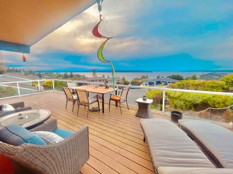 Patio, Day, Natural landscape, View (from property/room), Balcony/Terrace, Mountain view, Mountain view, Sea view