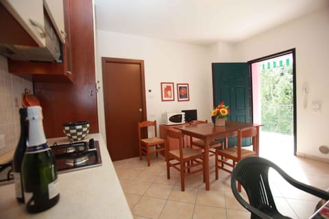 TV and multimedia, Kitchen or kitchenette, Living room