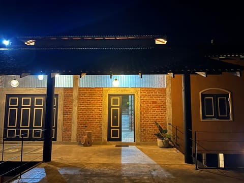 Property building, Facade/entrance, Night