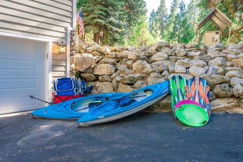 New Cabin At The Creek House in Shaver Lake