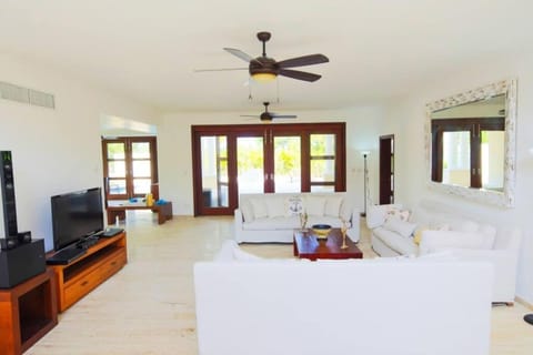 5 Bdr Pool Villa Golf Club Apartment in Punta Cana