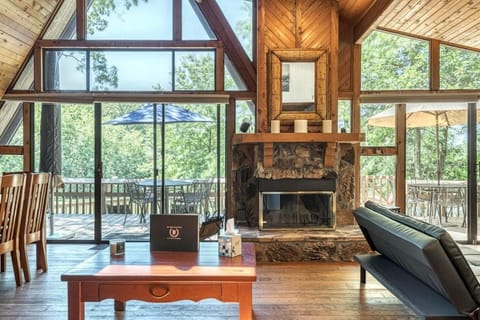 Living room, Dining area, fireplace