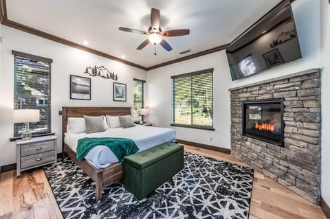 Leopard Lilly Lodge 2 Master Suites Ac House in Shaver Lake