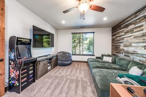 Leopard Lilly Lodge 2 Master Suites Ac House in Shaver Lake