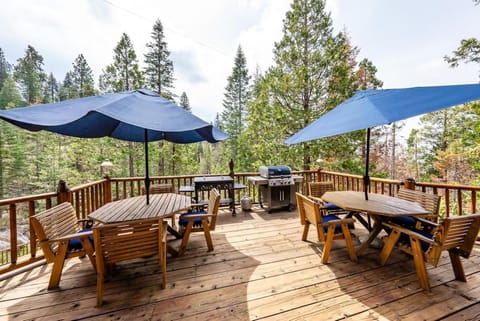 Waterfall Lodge-ac-ideal For Family Gatherings! House in Shaver Lake