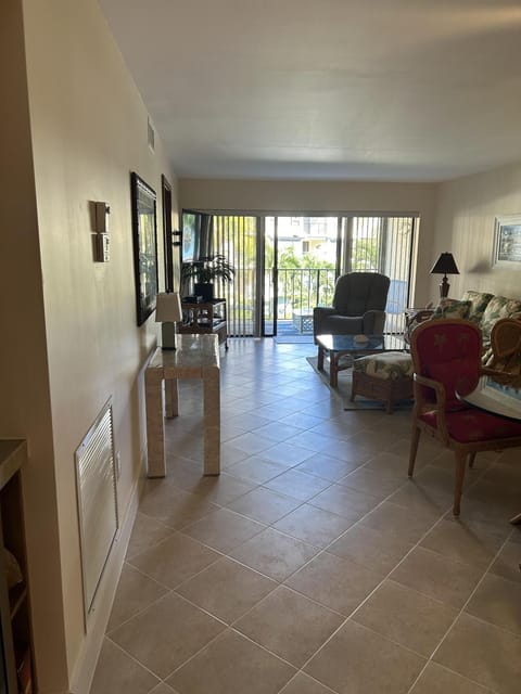 Gorgeous 2 bedroom condo with panoramic views of the Atlantic Ocean, condo Appartement in Upper Matecumbe Key