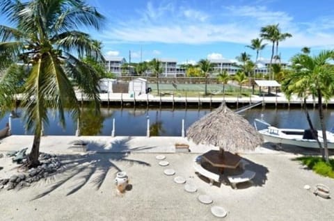 Beautiful 2 bedroom with Boat Slip home Haus in Lower Matecumbe Key