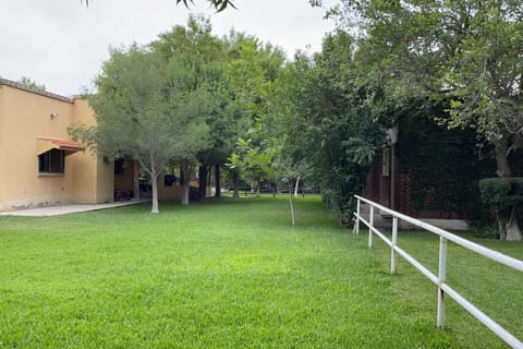 Casa en Rincón del Montero Casa in Parras de la Fuente