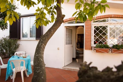 Appartamento in Villa Apartment in Terracina