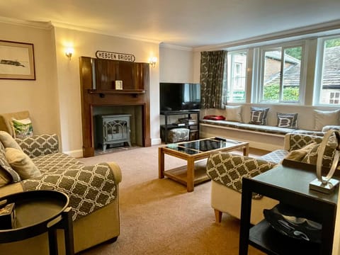 Luxury Hebden Bridge apartment with river views Apartment in Hebden Bridge