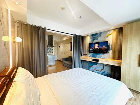 Bed, TV and multimedia, Bedroom, wardrobe