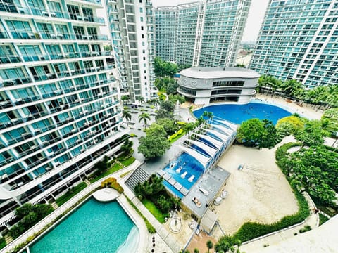 Property building, Bird's eye view, Pool view, Swimming pool, Swimming pool