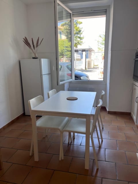 Charmant T2 en plein centre ville de Cavaillon Apartment in Cavaillon