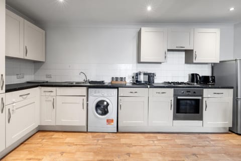 Central location, 2 Tube lines, sleeps 5 Apartment in London Borough of Hackney