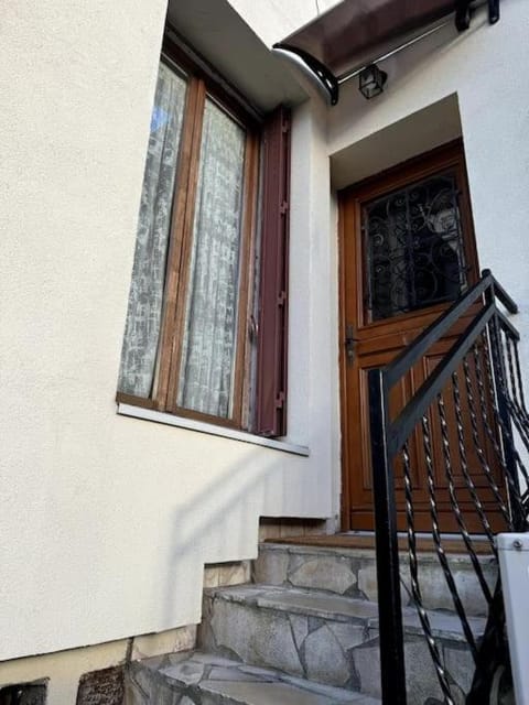 Maison proche stade de France Apartment in Aubervilliers