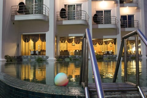 Pool view, Swimming pool