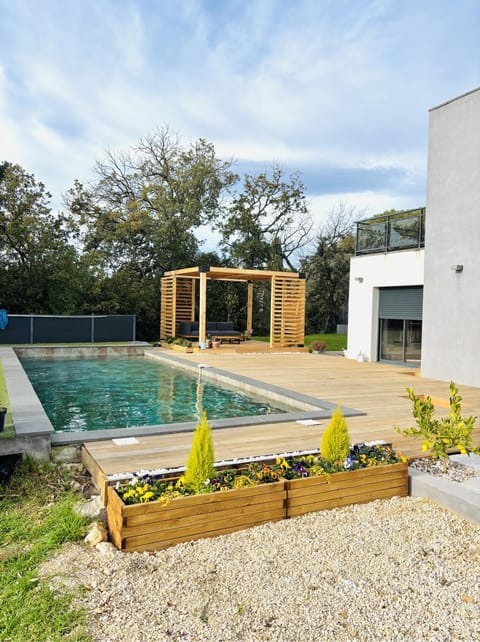 Garden, Swimming pool