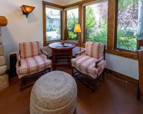 Elegant Three Suite Condo Steps to Warm Springs Lodge House in Ketchum