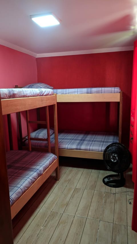 Bedroom, bunk bed