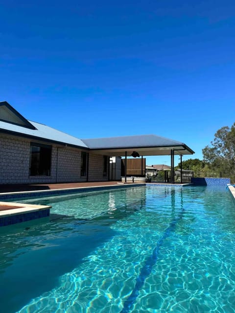 7 Bedrooms 20 Mins to City 25 Acres of Green Space Villa in Brisbane