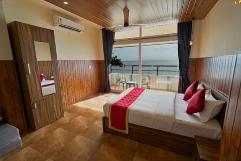 View (from property/room), Bedroom, Sea view