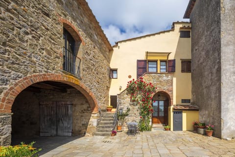 Property building, Inner courtyard view