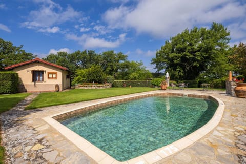 Property building, Garden, Swimming pool