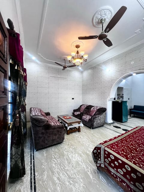 Anandit Ashiyana Apartment in Dehradun