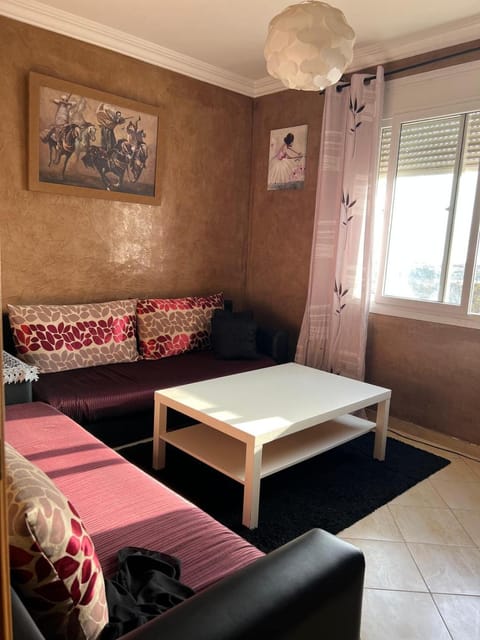 Bel appartement meublé et propre près du centre ville Apartment in Agadir