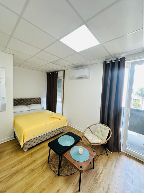 Modern Apartments Near Paris and Charles de Gaulle Airport Apartment in Drancy