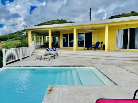 Bougainvilla Making Memories in Paradise awaits you Casa in Christiansted