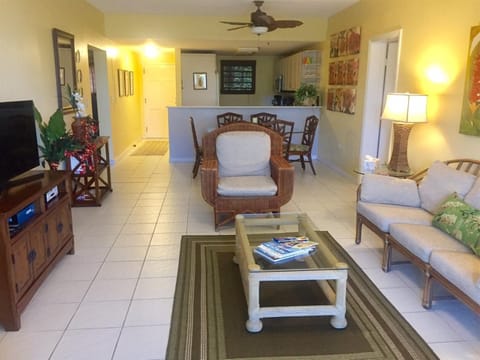 Located in Gated Community of Pelican Cove Gorgeous Ocean Views Located in Mid Island Apartamento in Christiansted