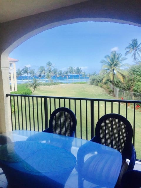 Located in Gated Community of Pelican Cove Gorgeous Ocean Views Located in Mid Island Apartamento in Christiansted