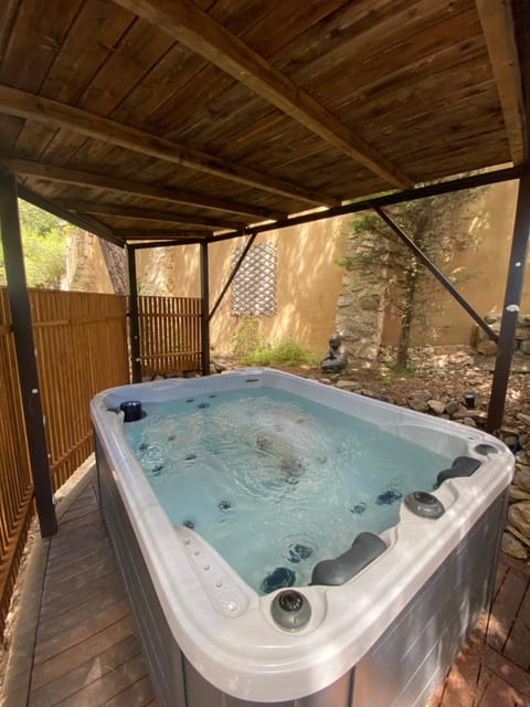 Natural landscape, Hot Tub