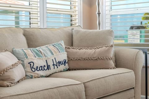 Ground Floor Beach Front Excellence SR 7 Apartment in North Redington Beach